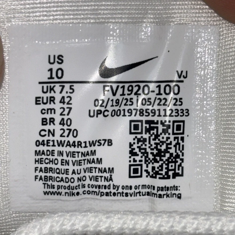 Nike Air Max Muse White Metallic Silver Sneaker FV1920-100 Women's Size 10
